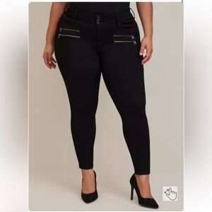 Torrid size 10 Jegging Skinny Super Soft High-Rise Multi Zip Jean Black